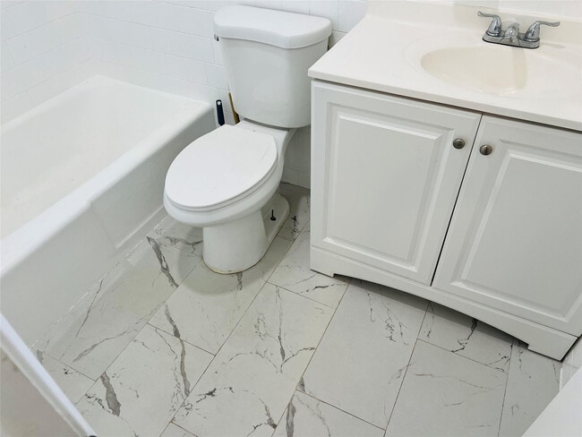 Building Photo - 1301 N 12th Ct