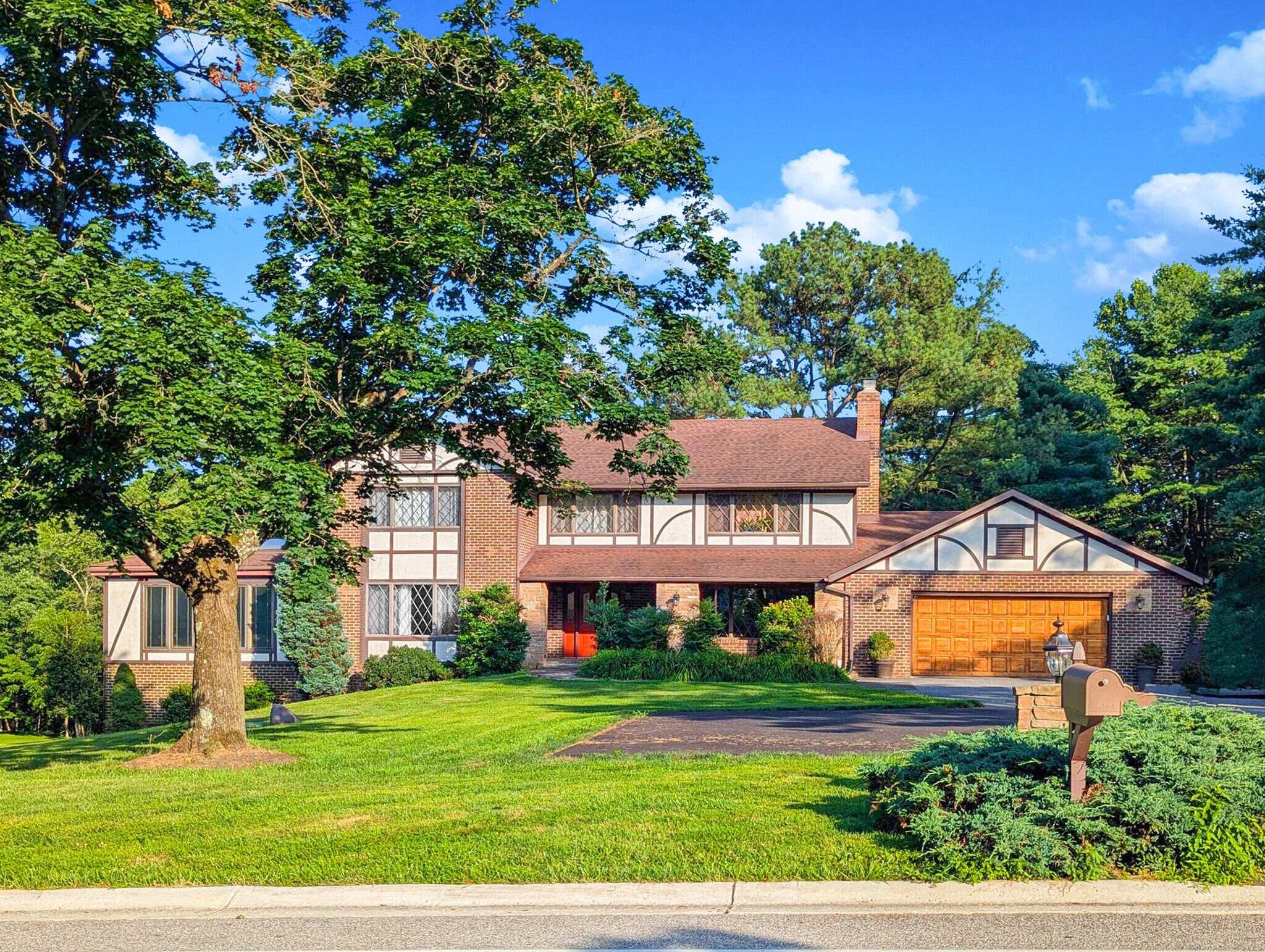Building Photo - 6636 Isle of Skye Dr