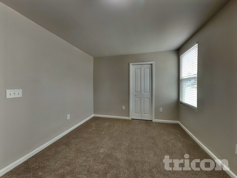 Building Photo - 38 E Lumber Ct