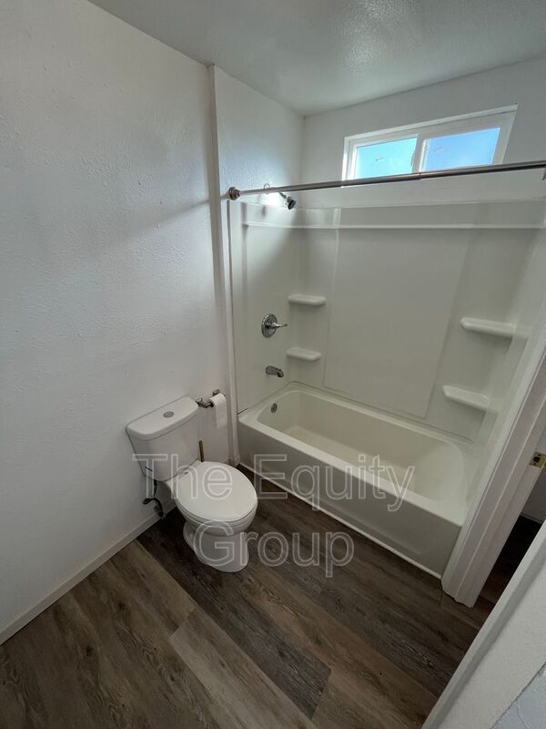 Building Photo - 70 E Yates Ave