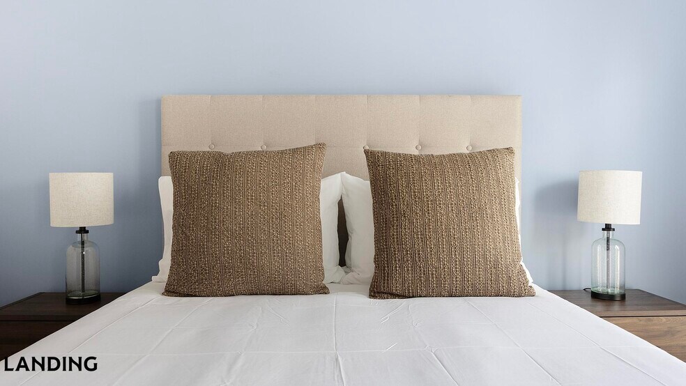 Building Photo - 707 S Farmer Ave