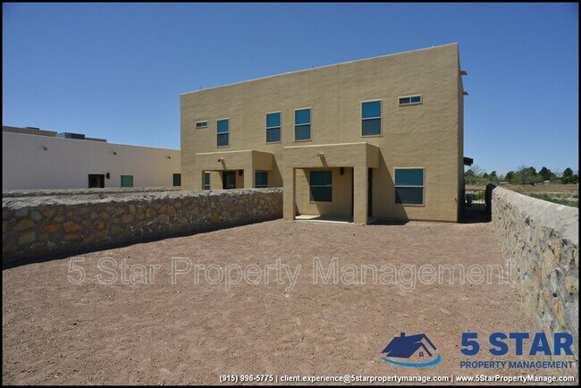 Building Photo - 806 TS Daniel Cadena Dr