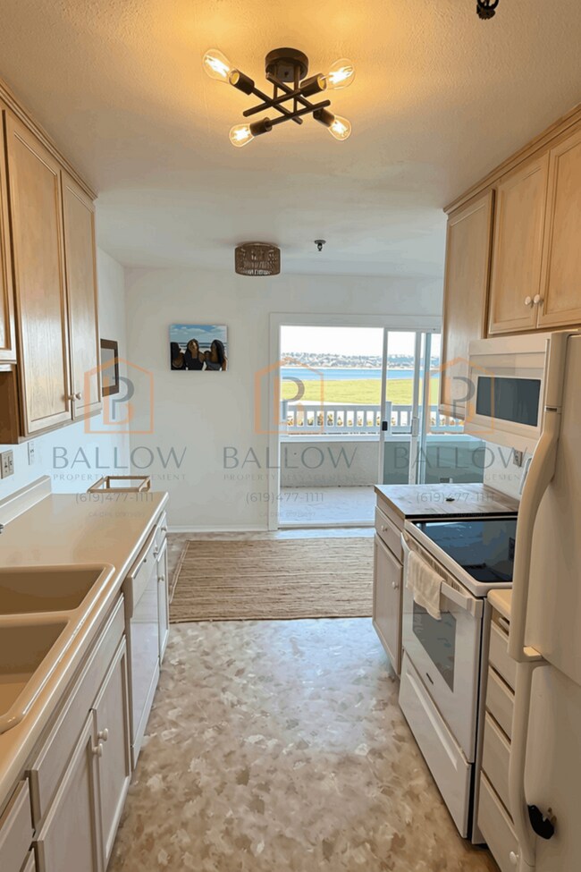 Building Photo - 3991 Crown Point Dr