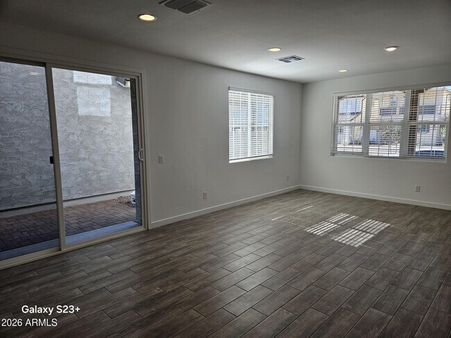 Building Photo - 8254 E Pr Ave