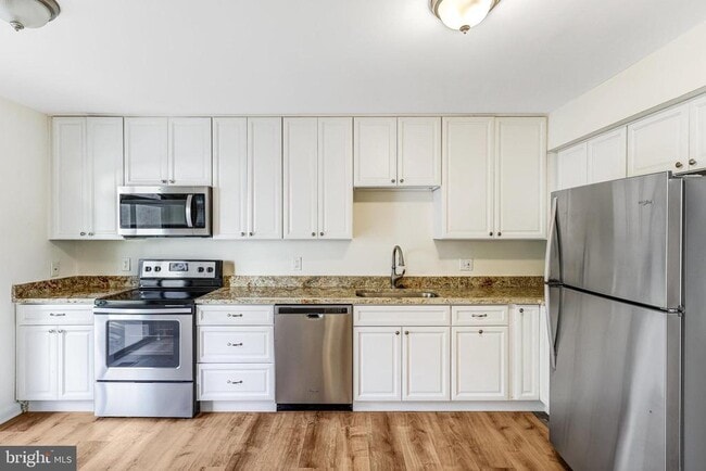 Building Photo - 4923 Casimir St