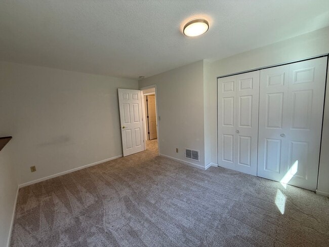 Building Photo - Woodbury 3 Bed 2 Bath Single Family Home