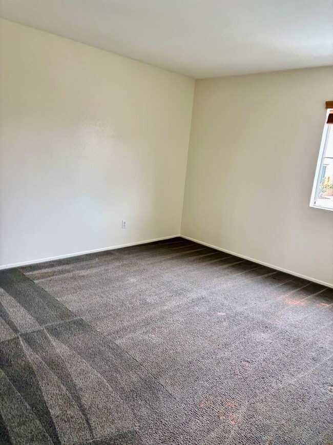 Building Photo - 11839 Garrison Dr