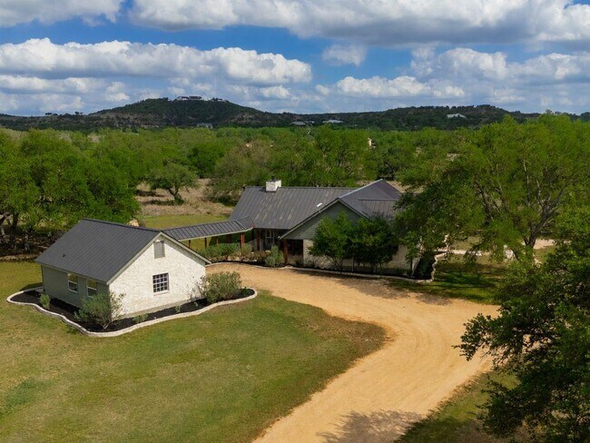 Building Photo - 294 Hidden Creek Dr