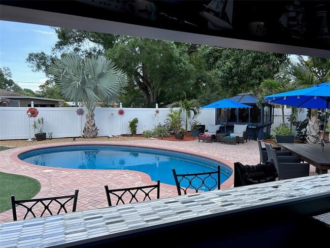 Building Photo - 6332 11th Ave S