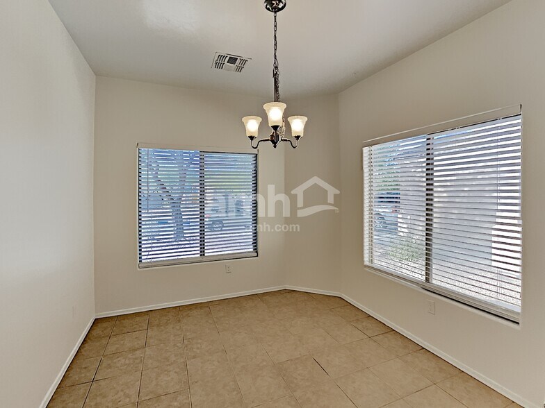 Building Photo - 298 E Calle Puente Lindo