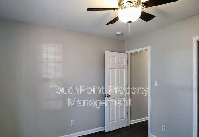 Building Photo - 2831 Mayfair Ave