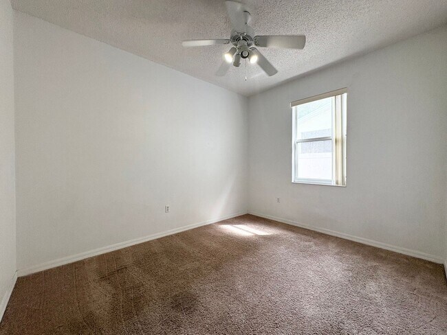 Building Photo - Fantastic Lake Nona area 4 BR 2 BA home in...