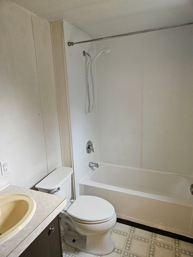 Building Photo - 2Bd/2Ba Maple Valley Home