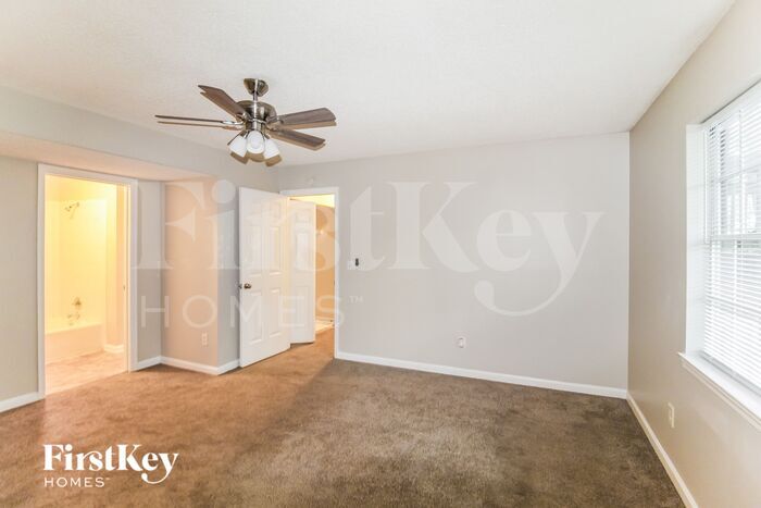 Building Photo - 1237 Regal Heights Dr