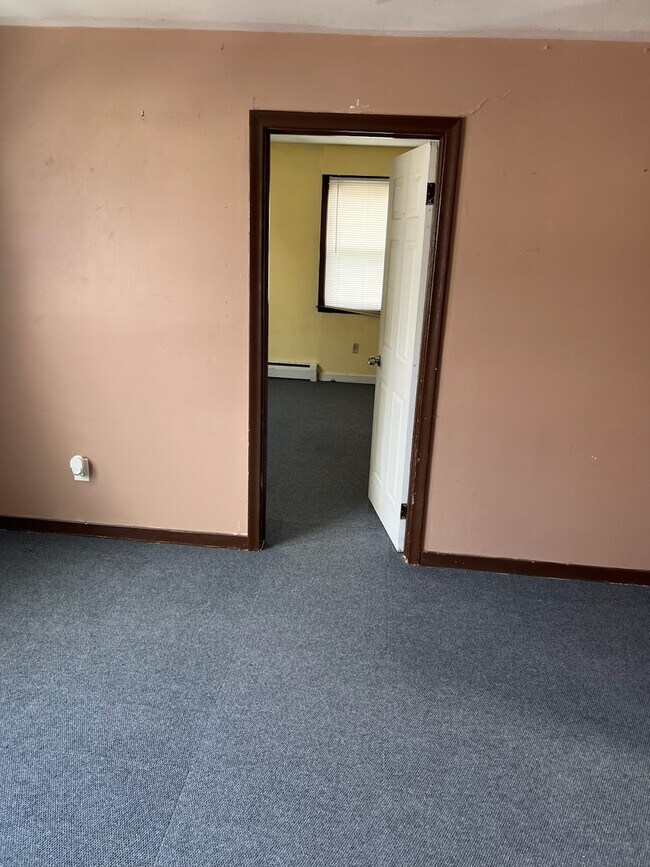 Building Photo - 519 East St