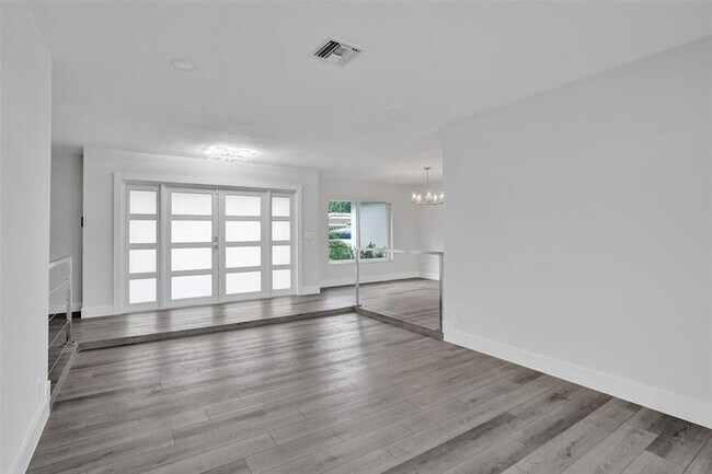 Building Photo - 5361 SW 7th St