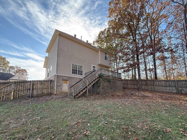 Building Photo - 20 Hillcrest Ln