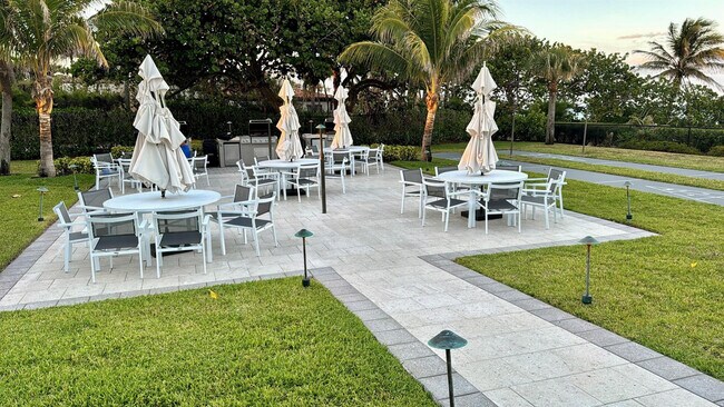 Building Photo - 333 NE 21st Ave