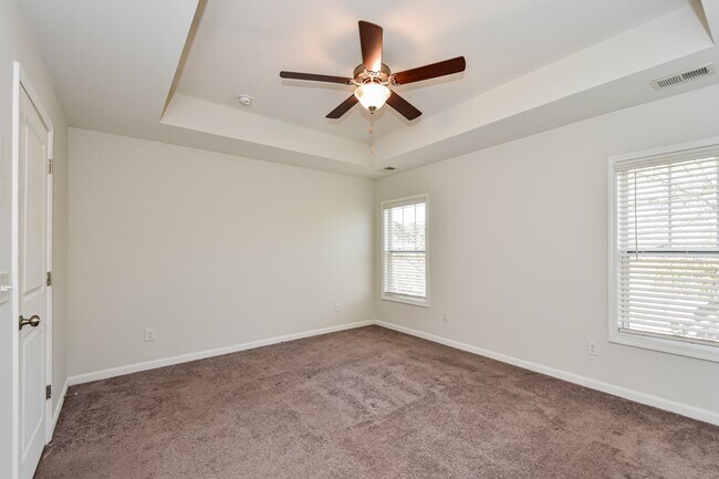 Building Photo - 28 Paces Run