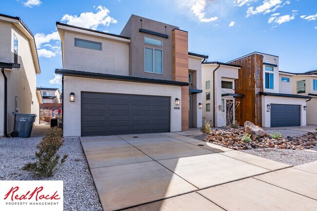 Building Photo - Innovative Design! 4 Bedroom Home in the Beautiful Desert Playa Community
