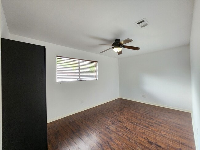 Building Photo - 1322 Valley Landing Dr