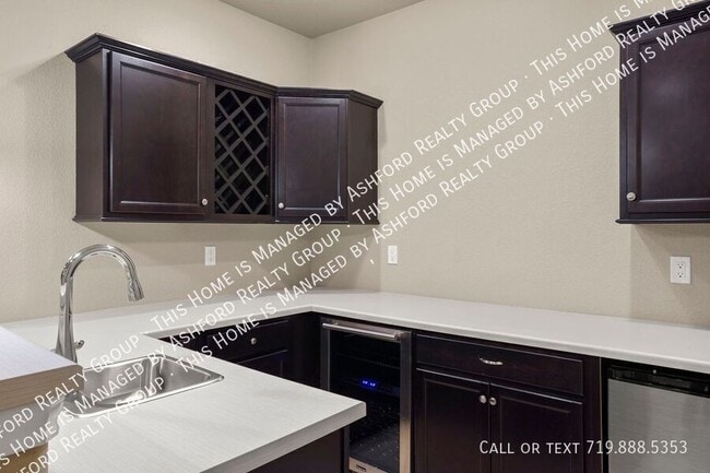 Building Photo - 7215 Rim Bluff Ln