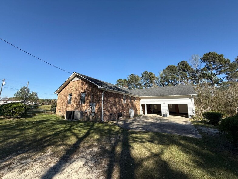 Building Photo - 1013 W Best Rd