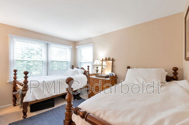 Building Photo - 6396 S Glencoe Ct