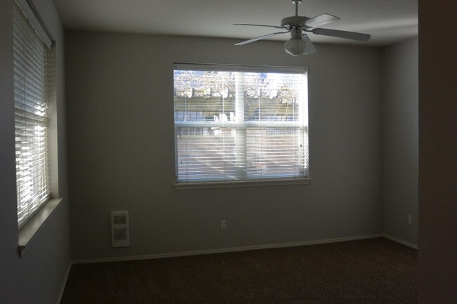 Building Photo - 1830 SE Cutter Ln