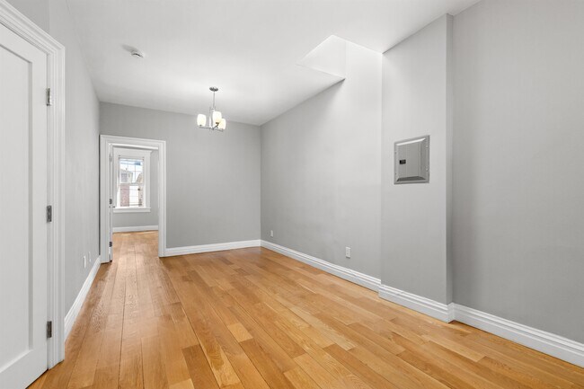 Building Photo - 29 Milton Ave