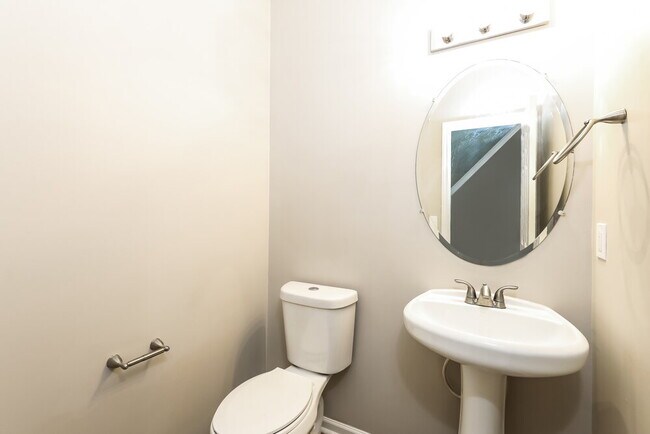 Building Photo - 6450 Splitpine Ct