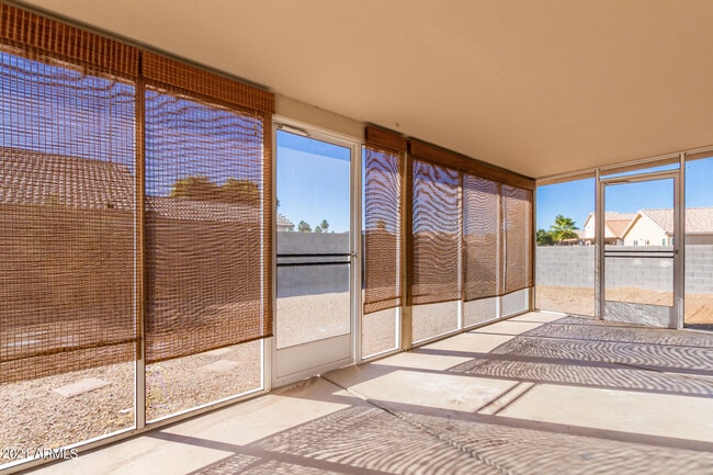 Building Photo - 929 E Saragosa St