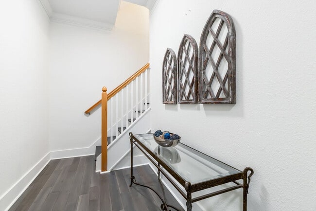 Building Photo - 337 Grande Pointe Cir