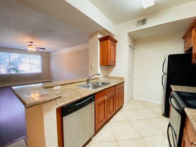 Building Photo - One Bedroom For Rent in New Tampa!