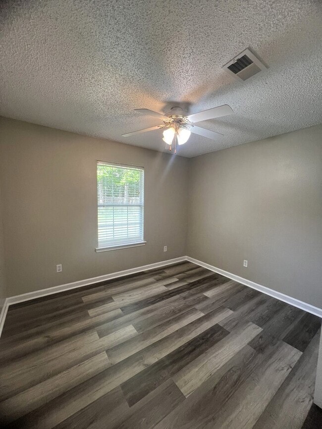 Building Photo - 1421 Spruce St