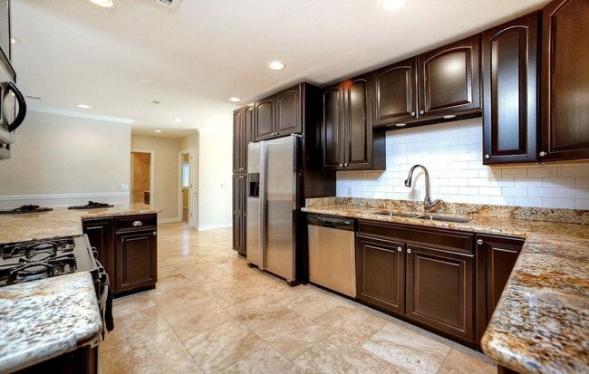 Building Photo - Spectacular North/Central 4Bed/2Ba Home!!
