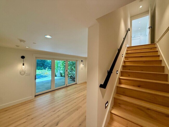 Building Photo - 5 Monte Vista Ave