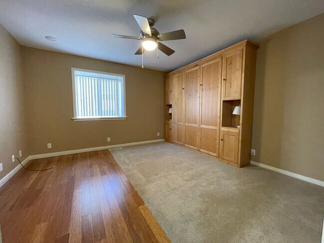 Building Photo - Beautiful 2 bed 2 bath home in the Woodbri...