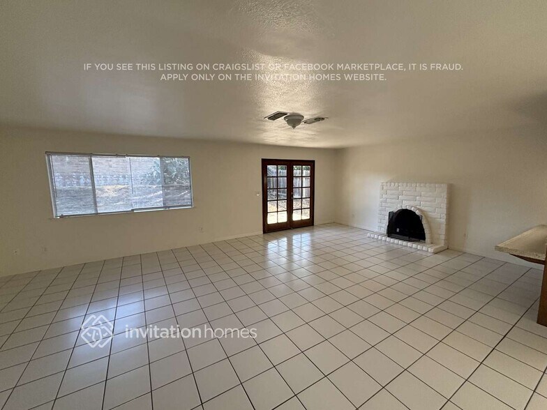 Building Photo - 10720 Paiute Way