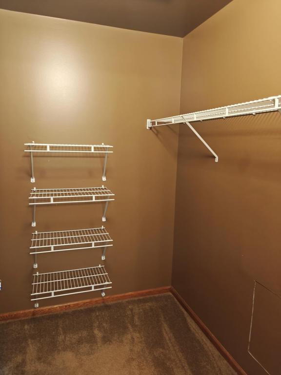 Building Photo - 43782 Nowland Dr