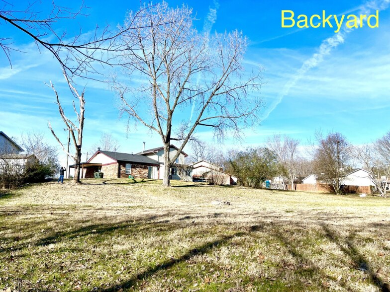 Building Photo - 723 Mercer Dr