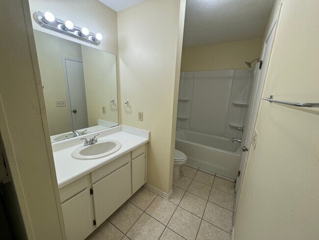 Building Photo - Great Two Bedroom-Freshly Remodeled-$500.00 off first months rental rate with approved application!