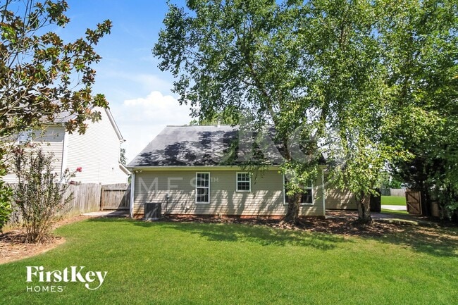 Building Photo - 3210 Trenchard Ln