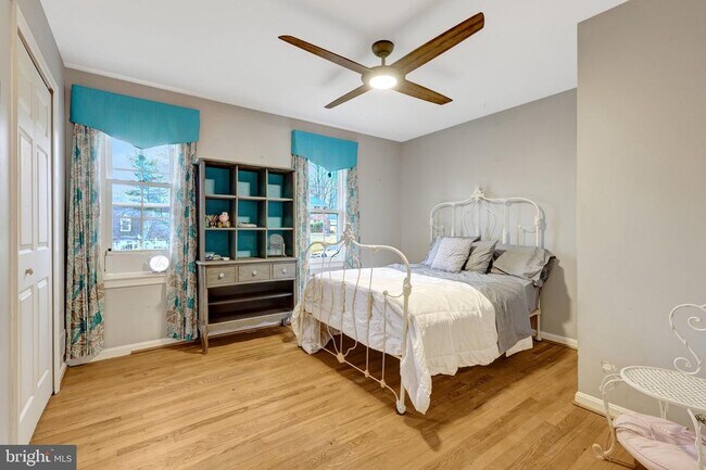 Building Photo - 2230 Carmichael Dr