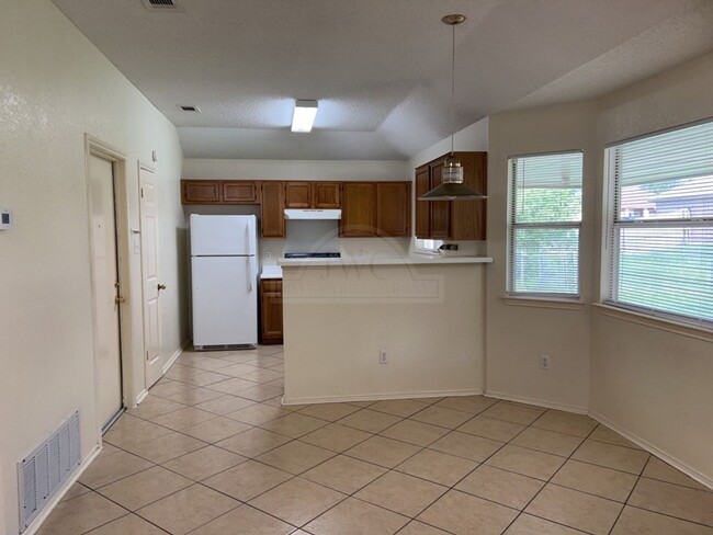 Building Photo - 4203 Bluestem Ln