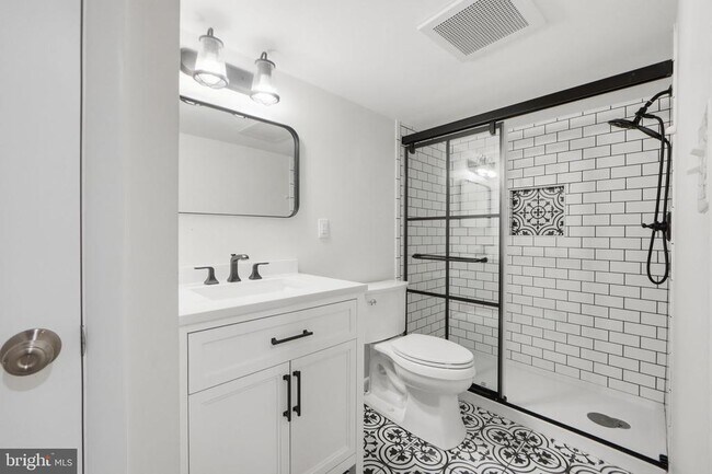 Building Photo - 808 Cottonwood Dr