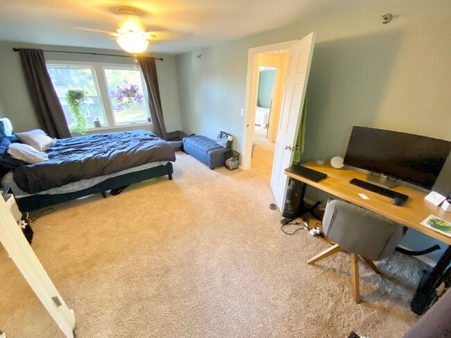 Building Photo - 3 Bedroom Condo in South Burlington VT Available 1/1/26!