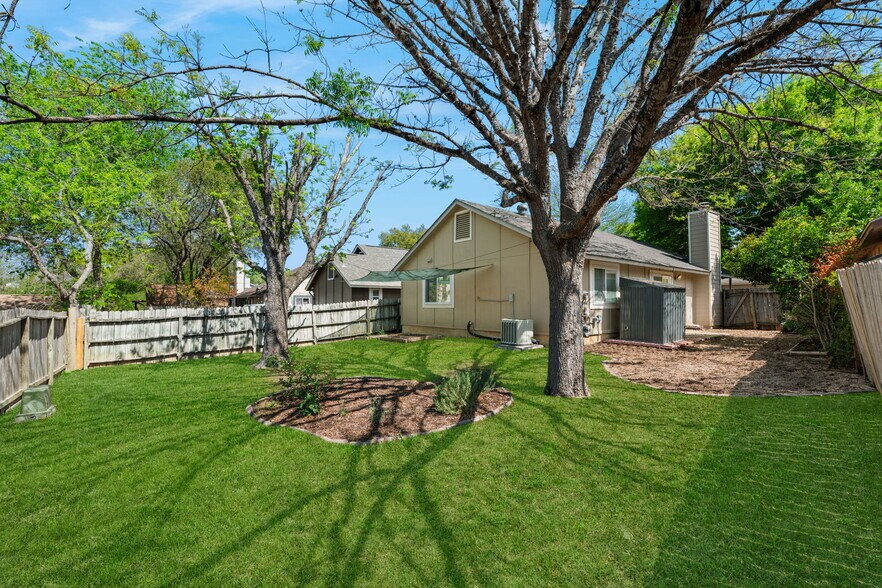 Building Photo - 12079 Stoney Brg