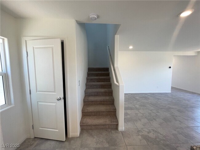 Building Photo - 8694 Glen Echo Ave