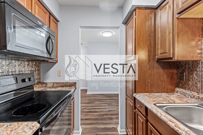 Building Photo - 110 Heywood Rd